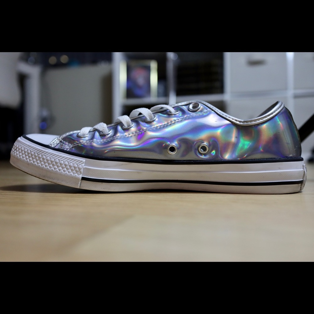 Converse Ladies iridescent silver